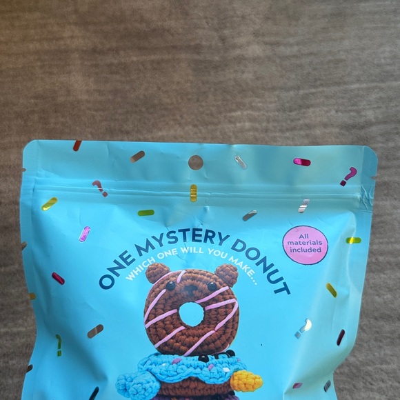 Woobles mystery animal donut learn to crochet kit - Picture 3 of 3
